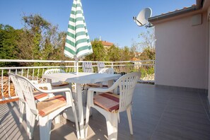 Apartment | Speisen im Freien
