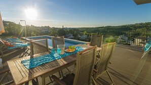 Villa | Balcony
