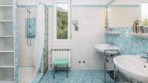 Villa | Badezimmer