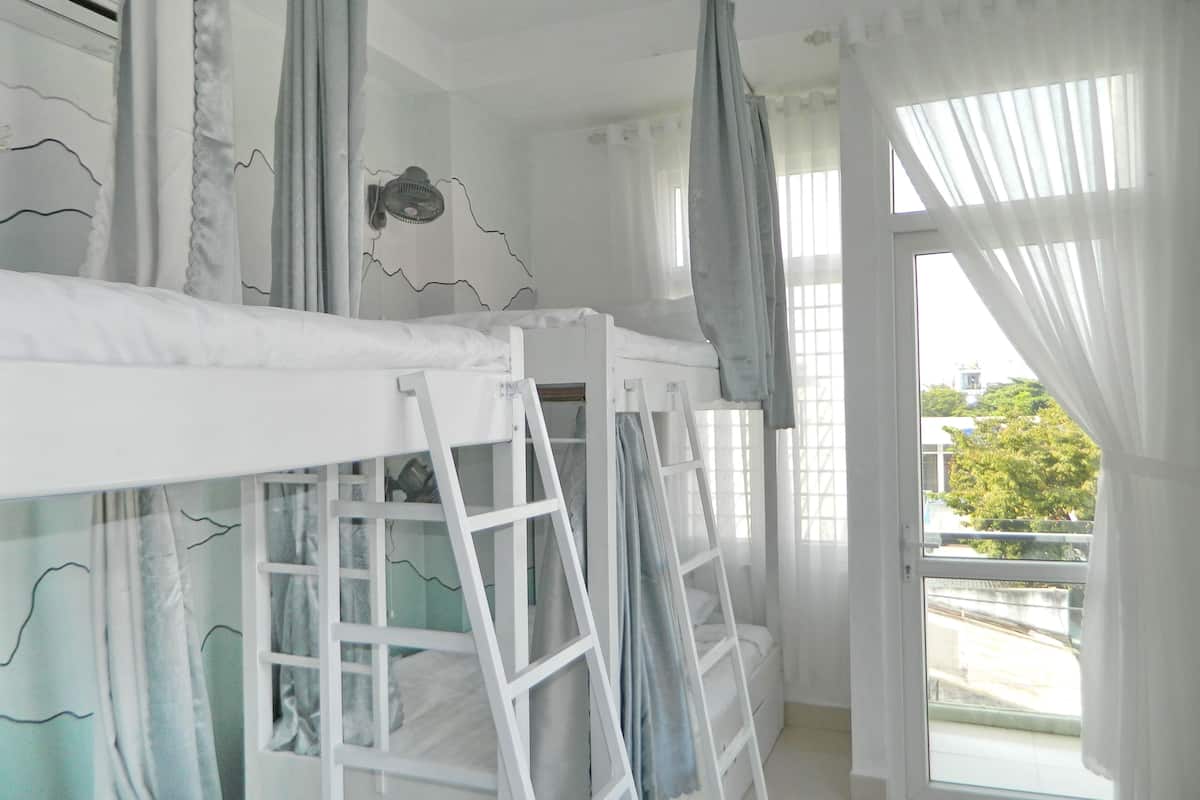 City Shared Dormitory | Free WiFi
