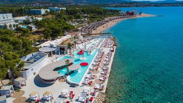 5 bares, bar junto a la piscina, bar en la playa