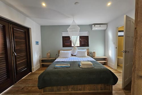 Villa | 3 bedrooms, individually furnished, iron/ironing board, bed sheets