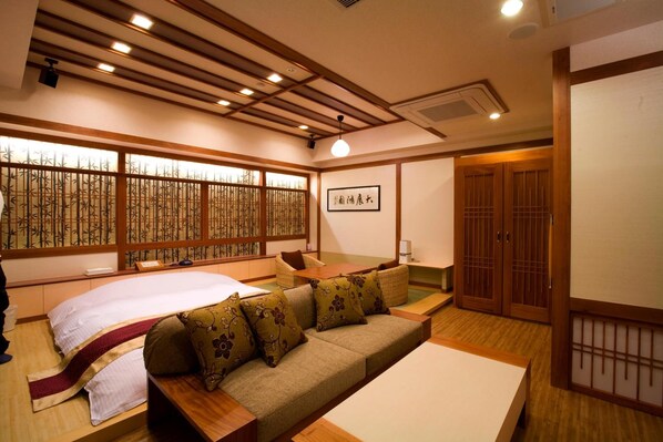 Down comforters, minibar, individually decorated, individually furnished - Hotel Bintang Pari Resort - Adults Only (Kobe)