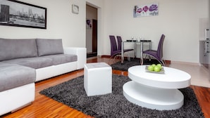 House | Living room - Sea-view Holiday Home in Trogir With Garden (Trogir)