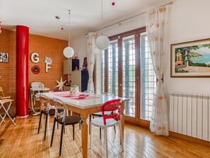 Villa | Dining