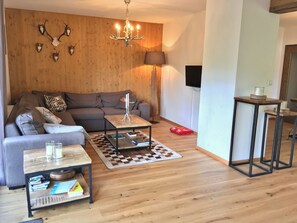 Living room - Quaint Holiday Home With Sauna in Piesendorf (Piesendorf)