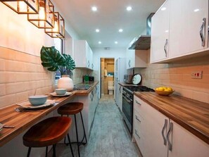 House | Private kitchen | Fridge, microwave, coffee/tea maker, toaster