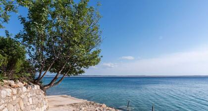 Soothing Holiday Home in Starigrad near Sea
