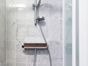 Shower, towels - Comfortable Apartment With View Over the City Blankenberge (Blankenberge)