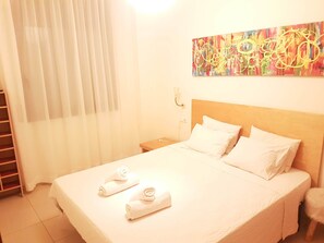 2 bedrooms, iron/ironing board, WiFi, bed sheets