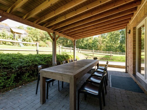 Luxurious Villa in Heure With Sauna