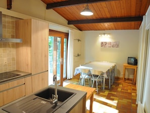 House | Private kitchen | Microwave, stovetop - Wooden Chalet With Stove and Microwave Located in the Forest (Viroinval)