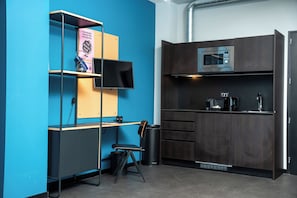 Deluxe Studio | Private kitchenette