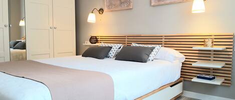 2 habitaciones, escritorio, tabla de planchar con plancha y wifi gratis