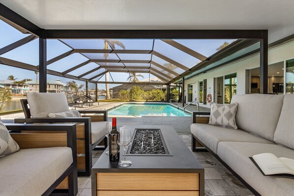 Lämmitetty uima-allas