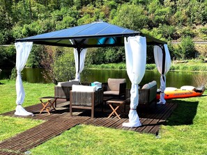 Terrace/patio - Vacation apartment on the ground floor with large garden and access to the Waldnaab (Neustadt an der Waldnaab)