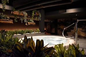 Sauna, Dampfbad, Massageanwendungen