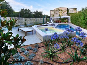 Pool - Deluxe Villa in Šibenik near Lake (Bilice)