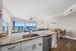 Dining - BEAUTIFUL BEACH FRONT 3RD FLOOR CORNER UNIT!BCH SRVC INCL!! (Panama City Beach)