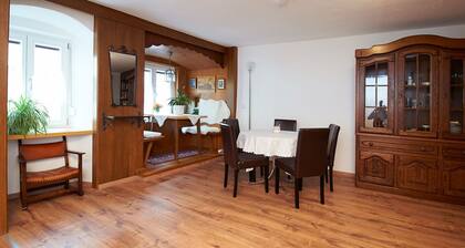 Spacious apartment in the old town, 90 sqm, 1st sep. Bedroom