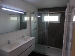 Bungalow | Bathroom - Detached Singlestorey Bungalow Near Ostend (Bredene)