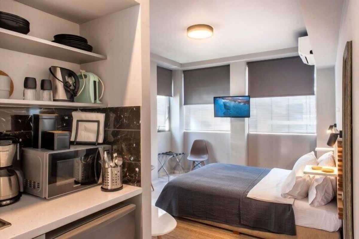 1 Schlafzimmer, laptopgeeigneter Arbeitsplatz, Verdunkelungsvorhänge