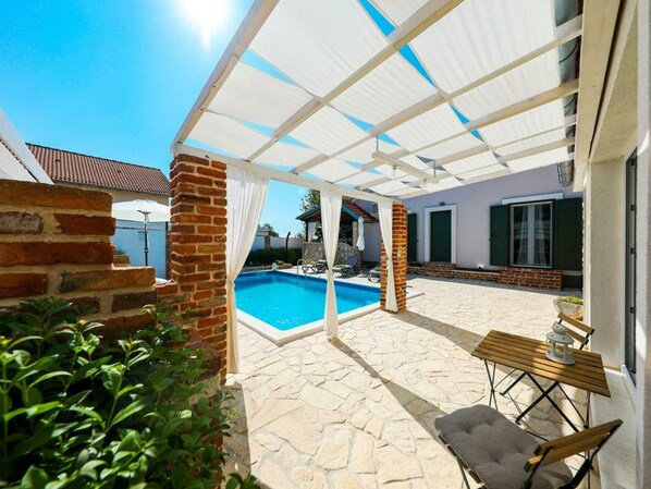 Villa | Pool | Indoor pool, outdoor pool