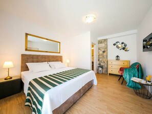 Villa | 3 bedrooms, bed sheets - Villa With Private Pool and Terrace (Novigrad)