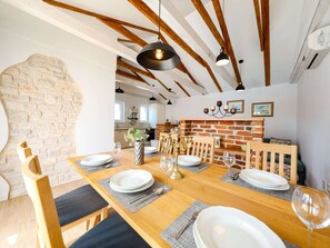 Villa | Dining