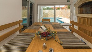 Dining - Spacious Villa in Maslenica With Swimming Pool (Jasenice)