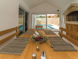 Dining - Spacious Villa in Maslenica With Swimming Pool (Jasenice)