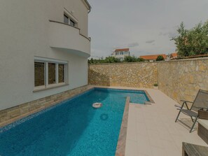 Outdoor pool - Spacious Villa in Maslenica With Swimming Pool (Jasenice)