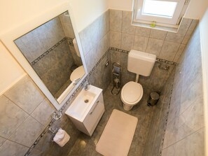 Ferienhaus | Badezimmer | Dusche, Haartrockner, Handtücher