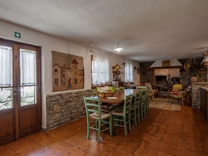 Villa | Dining