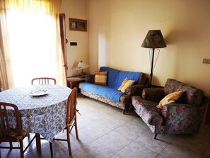 House | Living room