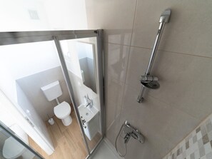 Ferienhaus | Badezimmer | Dusche, Haartrockner, Handtücher