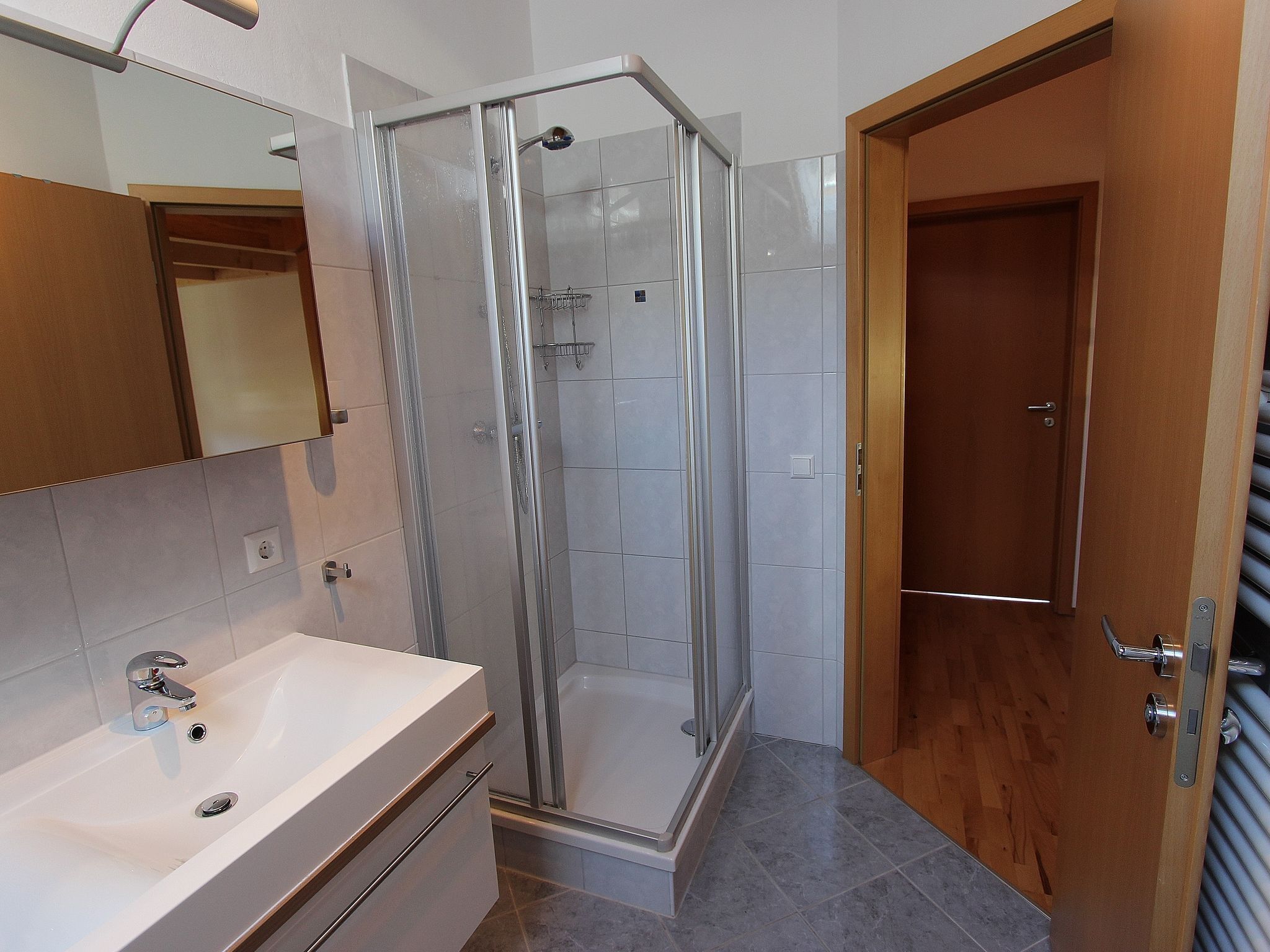 Shower, towels