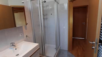 Shower, towels