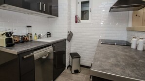 Departamento | Cocina privada | Cafetera y tetera, refrigerador, microondas y horno 