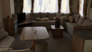 Living room - Beautiful Holiday Home in Hastings With Heating (Hastings)