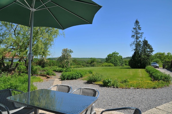 House | Outdoor dining