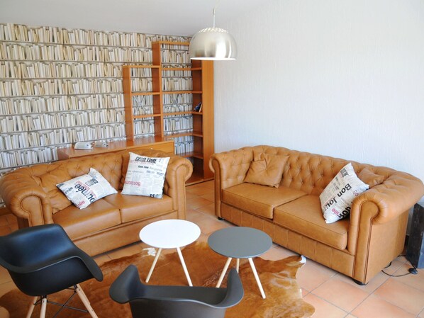 House | Living area - Holiday Home in Noiseux With Private Hot Tub (Somme-Leuze)