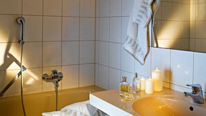 Vòi sen/bồn tắm kết hợp, khăn tắm 