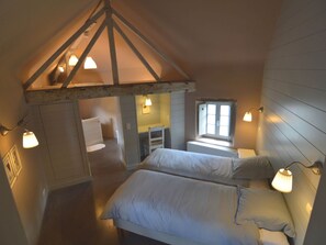 Huis | 9 slaapkamers, individueel gemeubileerd, beddengoed