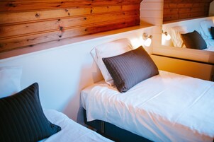 1 habitación y muebles diferentes 