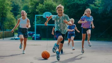 Cottage | Sports court