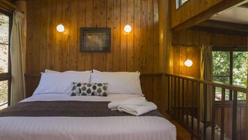 Comfort Cabin | Premium bedding, pillow-top beds, free WiFi, bed sheets