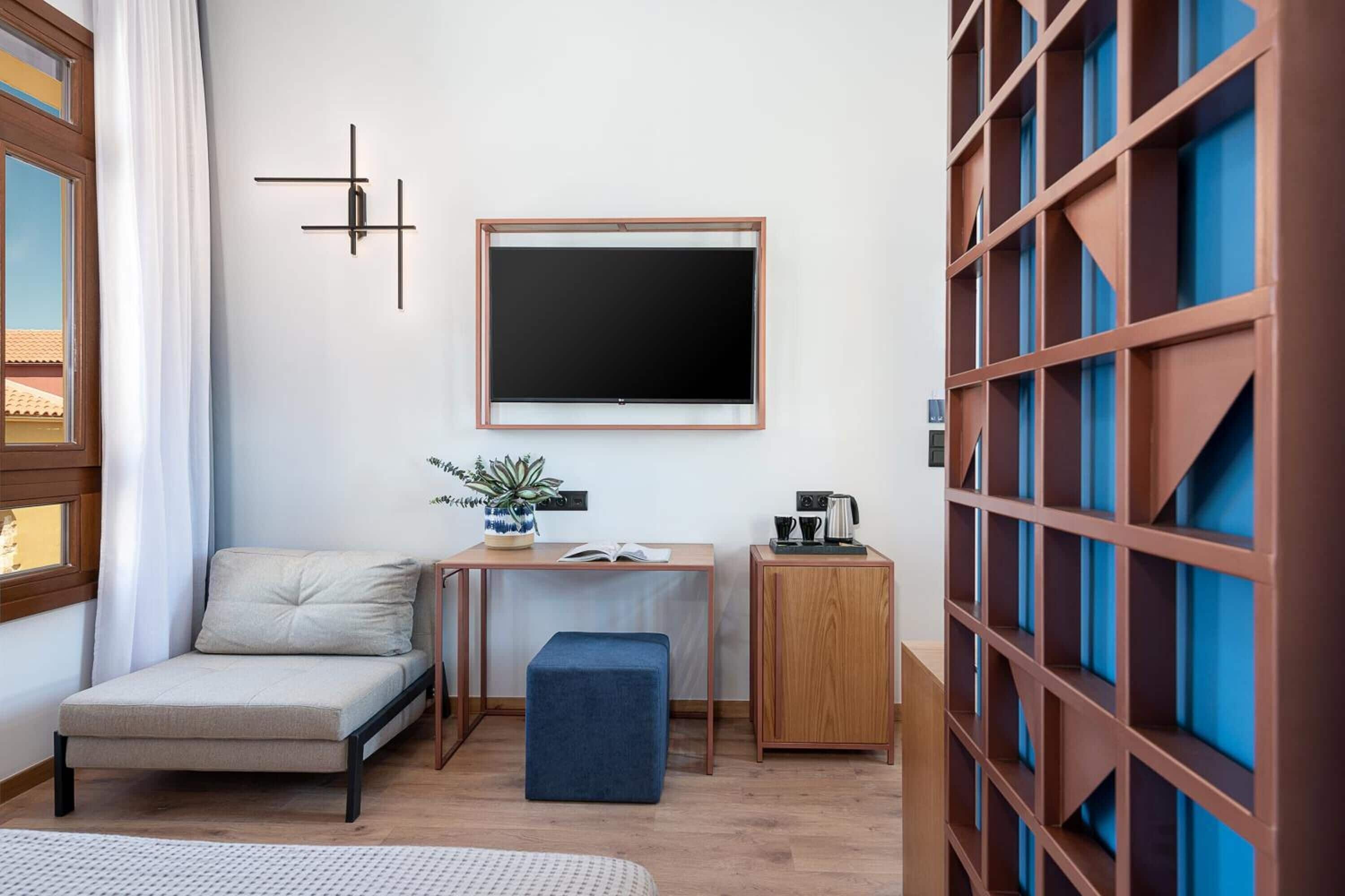 Double Room, City View (A2) | In-room safe, desk, soundproofing, iron/ironing board