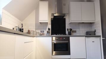 Microwave, dishwasher, coffee/tea maker