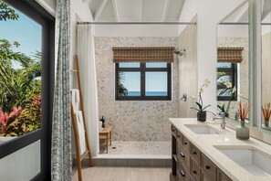 淋浴设施、吹风机、毛巾、肥皂